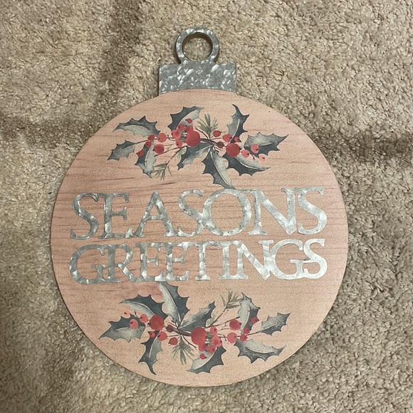Seasons Greetings ornament wall decor - Picture 2 of 4